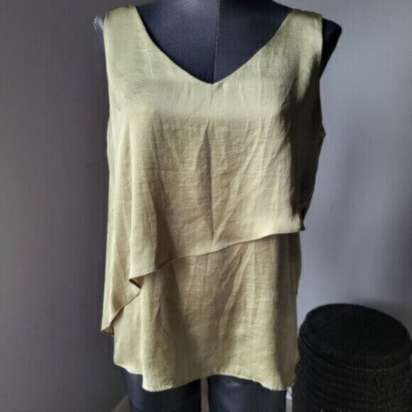 Frank Lyman Green Satin Sleeveless  Blouse NWT Sz 8 - Picture 6 of 13